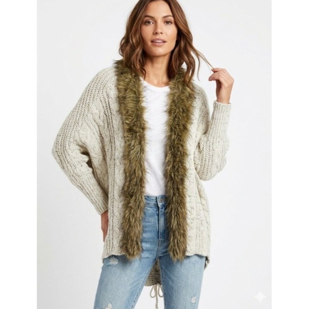 Northern Angel | Womens Cream Cable Knit Faux Fur Trim Cardigan | Medium